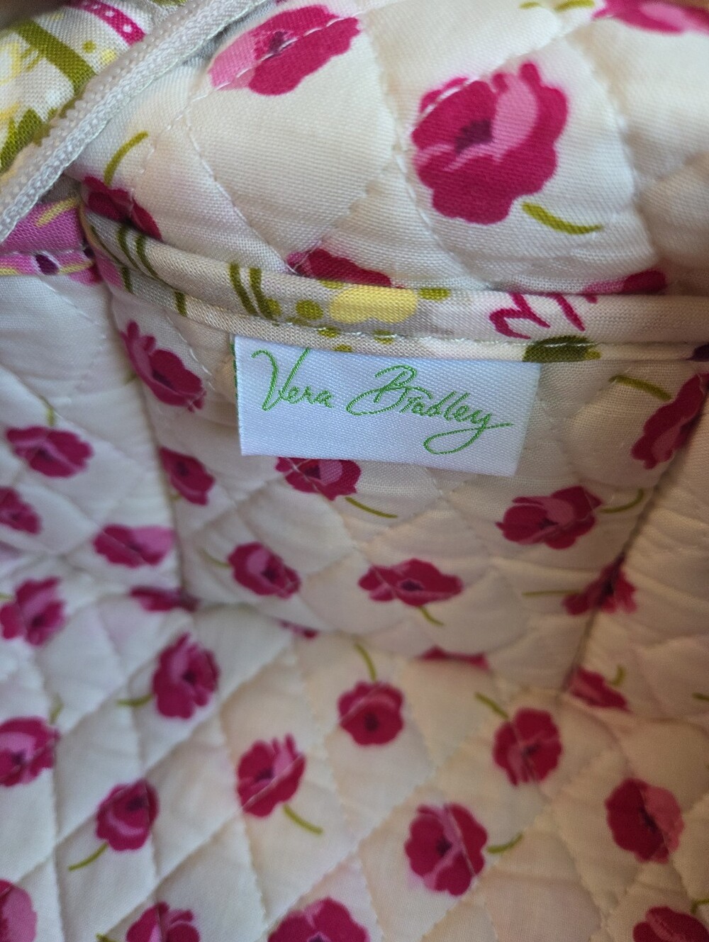 Vera Bradley 100 bag in the pattern "make me blush - Picture 9 of 10